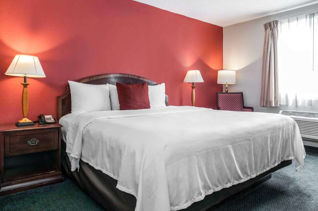 Econo Lodge | 4000 Calumet Ave, Hammond, IN 46320, USA | Phone: (219) 931-0900