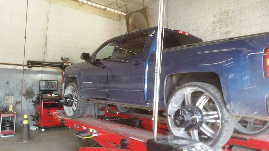 Fullers Tire Pros | 2108 N Alexander Dr, Baytown, TX 77520 | Phone: (281) 422-8171