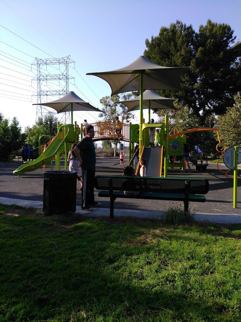 Hollydale Regional Park | 5400 Monroe Ave, South Gate, CA 90280, USA | Phone: (323) 563-5479