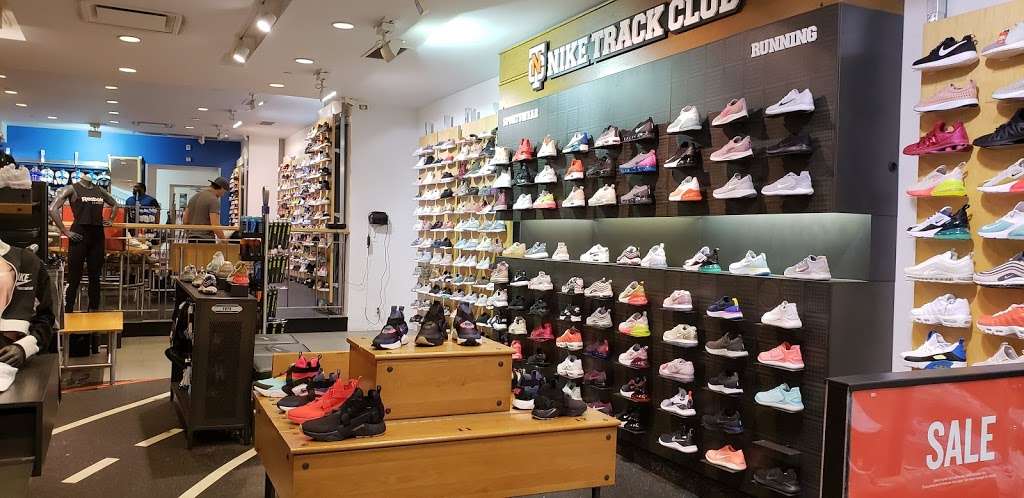 garden state mall sneaker stores