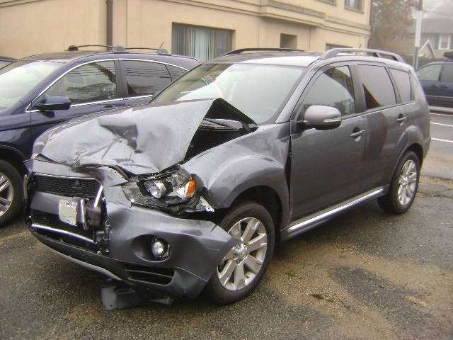 Marblehead Collision | 218 Beacon St, Marblehead, MA 01945, USA | Phone: (781) 631-2218