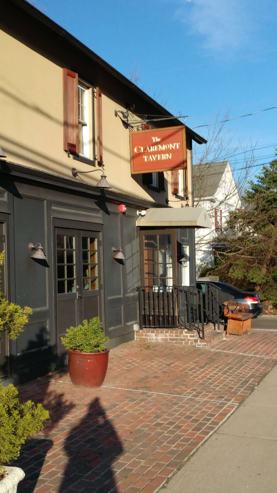 The Claremont Tavern | 121 Claremont Rd, Bernardsville, NJ 07924, USA | Phone: (908) 766-4544