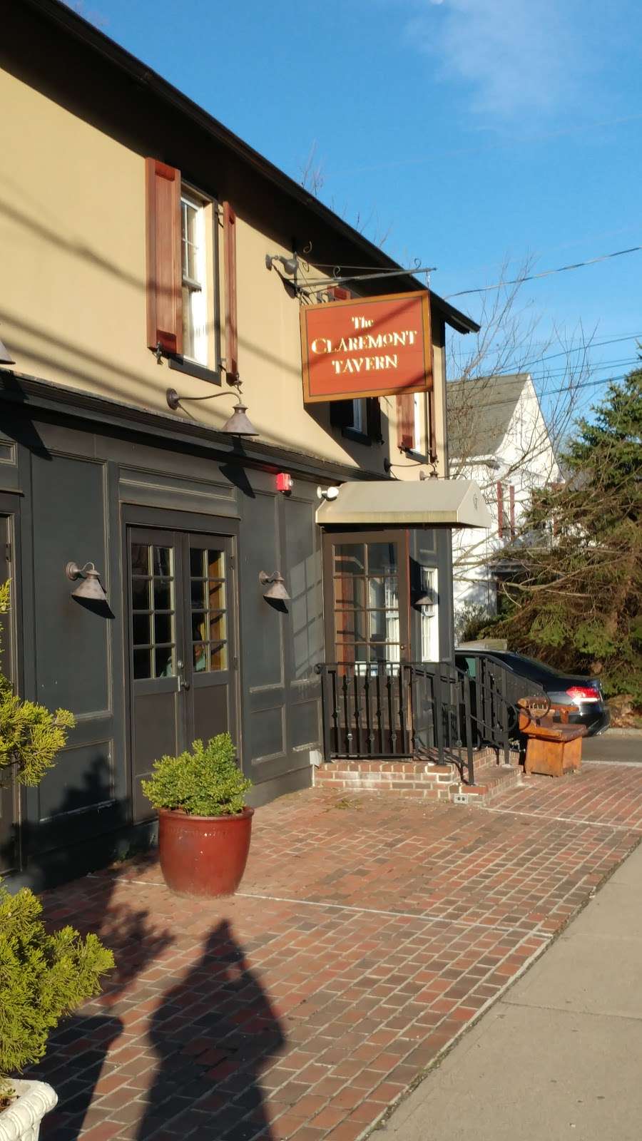 The Claremont Tavern | 121 Claremont Rd, Bernardsville, NJ 07924 | Phone: (908) 766-4544