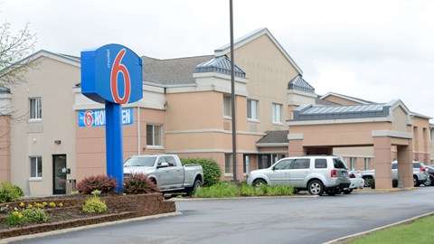 Motel 6 Indianapolis Anderson | 2205 E 59th St, Anderson, IN 46013, USA | Phone: (866) 816-0706