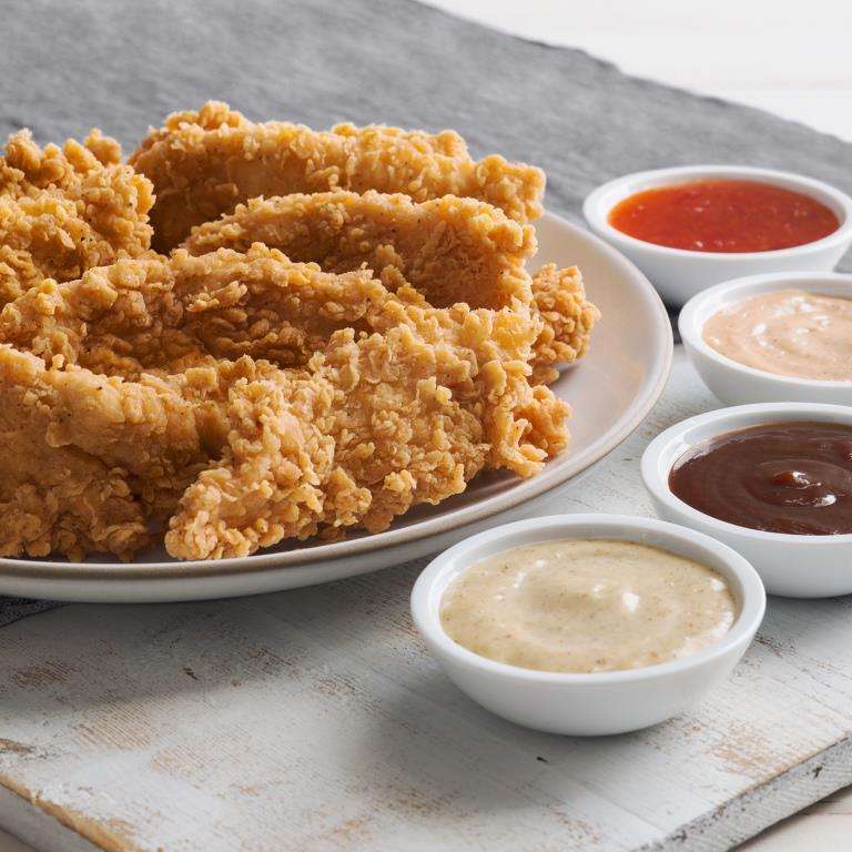 KFC | 3001 N Hampton Rd, Dallas, TX 75212, USA | Phone: (214) 634-9541