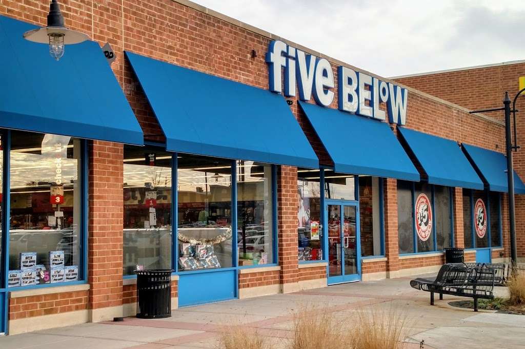 Five Below | 1730 W Fullerton Ave #17, Chicago, IL 60614 | Phone: (773) 472-7790