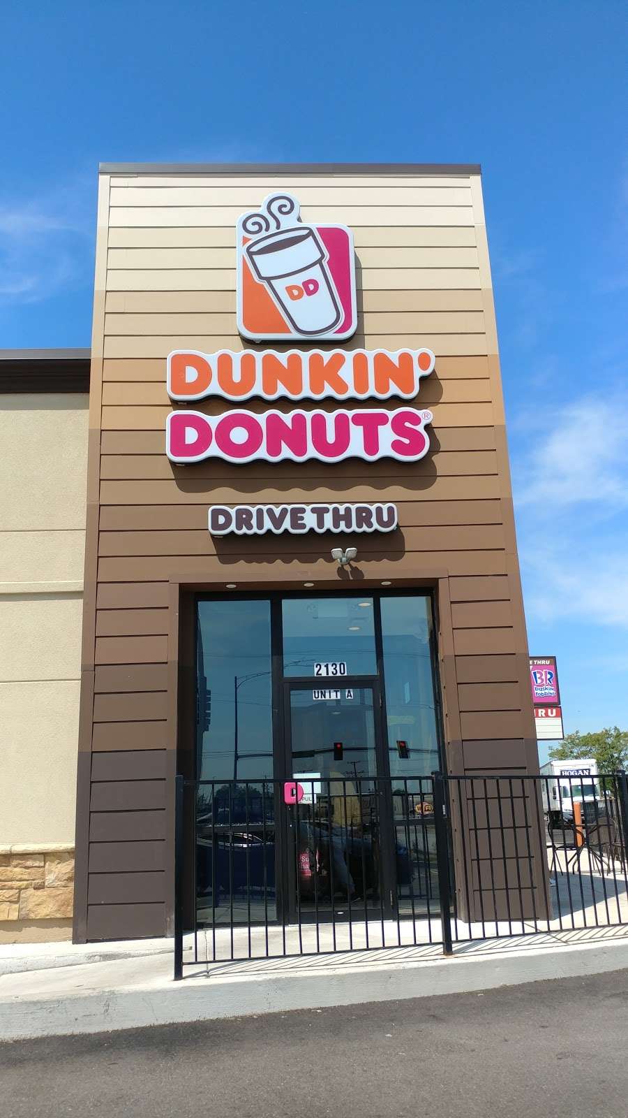 Dunkin Donuts | 2130 Bloomingdale Rd, Glendale Heights, IL 60139, USA | Phone: (847) 648-4941