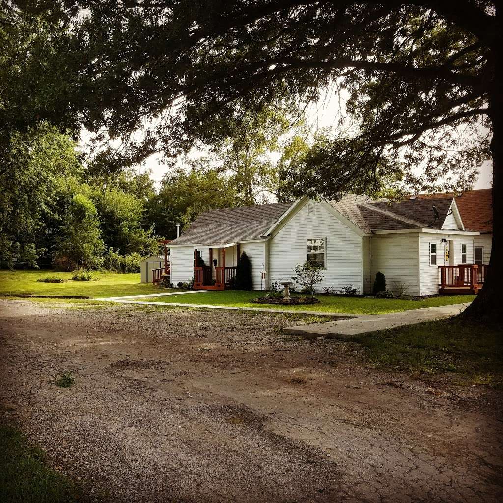 Dawson Retreats - The Cottage | 403 E Mc Gaughy St, Hamilton, MO 64644, USA | Phone: (573) 317-6343