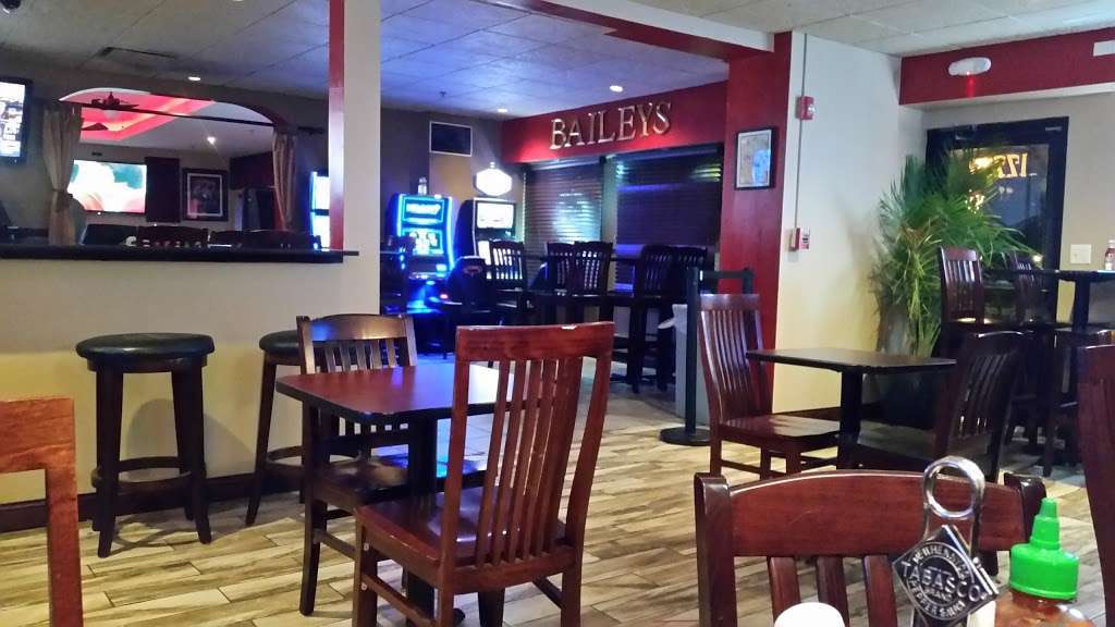 Baileys Restaurant & Bar | 17731 Oak Park Ave # A, Tinley Park, IL 60477 | Phone: (708) 429-7955