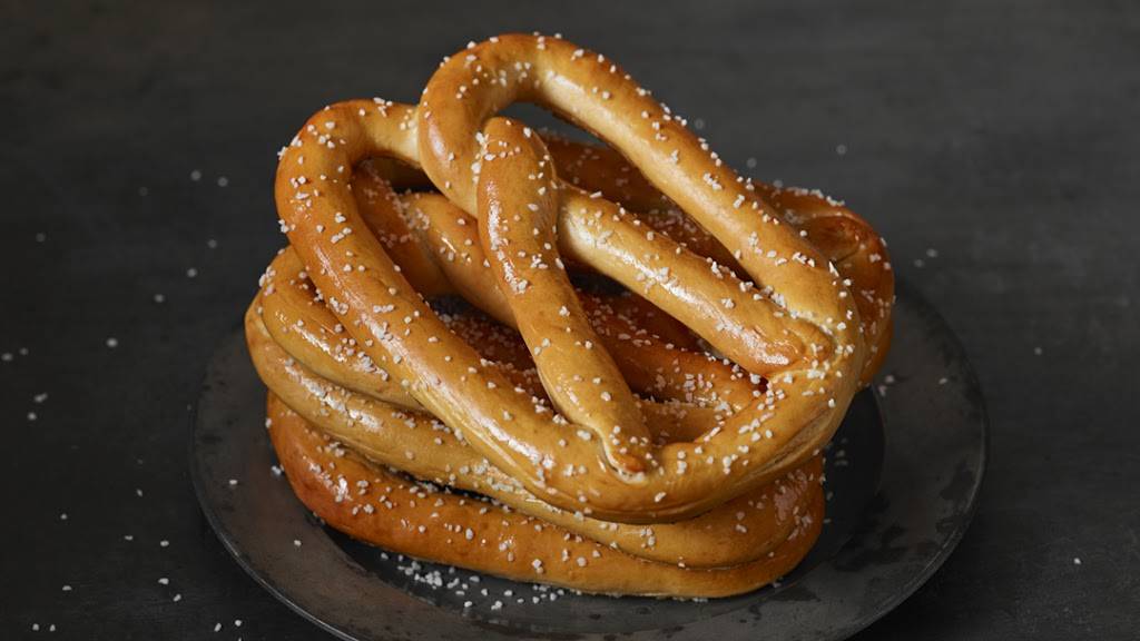 Pretzelmaker | 3100 Main Street, Fallen Timbers Ln #750, Maumee, OH 43537, USA | Phone: (419) 878-3333