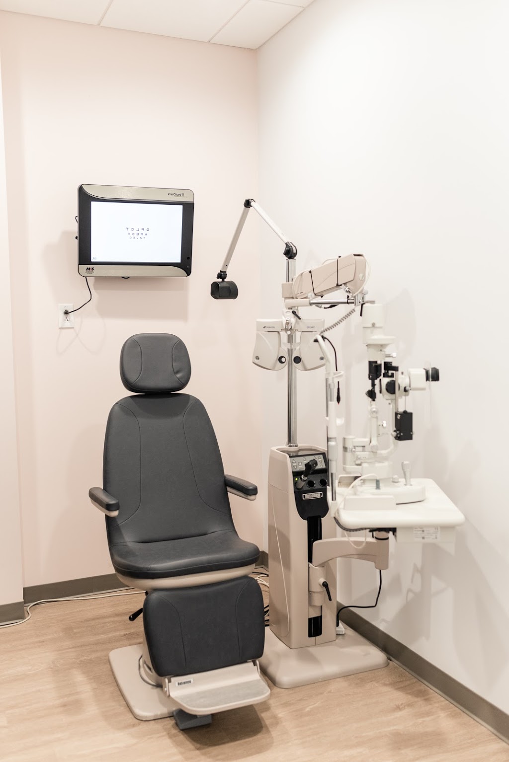 Eyes of Cresta Bella | 19739 I-10 West #112, San Antonio, TX 78257, USA | Phone: (210) 361-7720