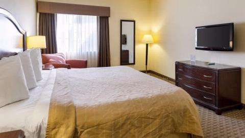 Quality Inn & Suites | 10155 North Fwy, Houston, TX 77037 | Phone: (713) 300-2329