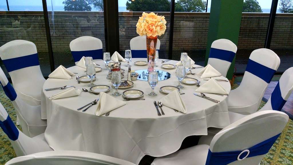 Lake Shore Cafe | 4900 S Lake Shore Dr, Chicago, IL 60615, USA | Phone: (773) 288-5815
