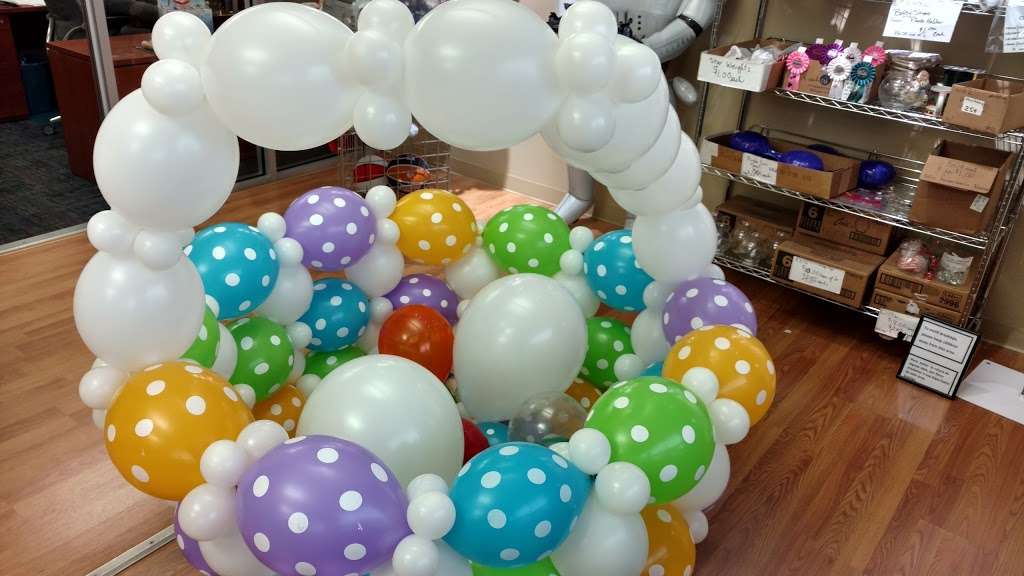 Brodys 800 4 Balloons | 2415 Braga Dr, Broadview, IL 60155 | Phone: (708) 483-6060