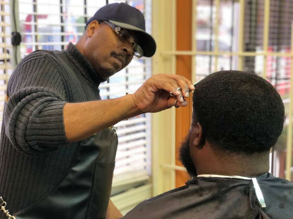 On Point Cuts and Salon | 17130 Beechnut St ste d, Houston, TX 77083, USA | Phone: (832) 292-3805