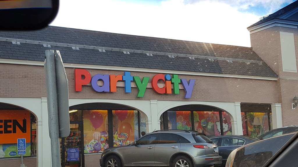 Party City | 2009 Black Rock Turnpike, Fairfield, CT 06825, USA | Phone: (203) 330-8500