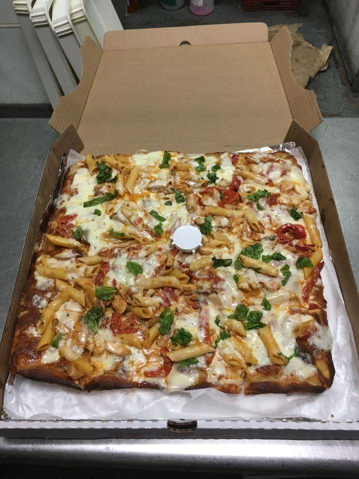 Little Pizza Heaven | 95 W Broad St, Gibbstown, NJ 08027, USA | Phone: (856) 423-2635