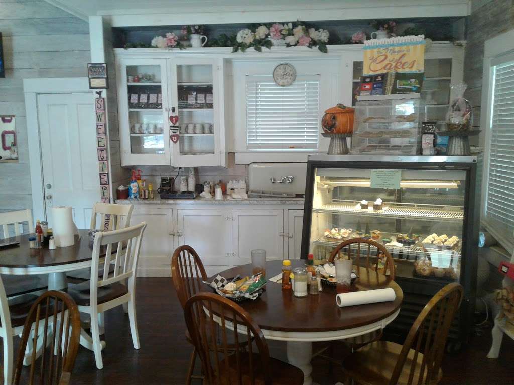 Sweetie Pies Florist | 26015 FM 2090, Splendora, TX 77372, USA | Phone: (281) 689-0211