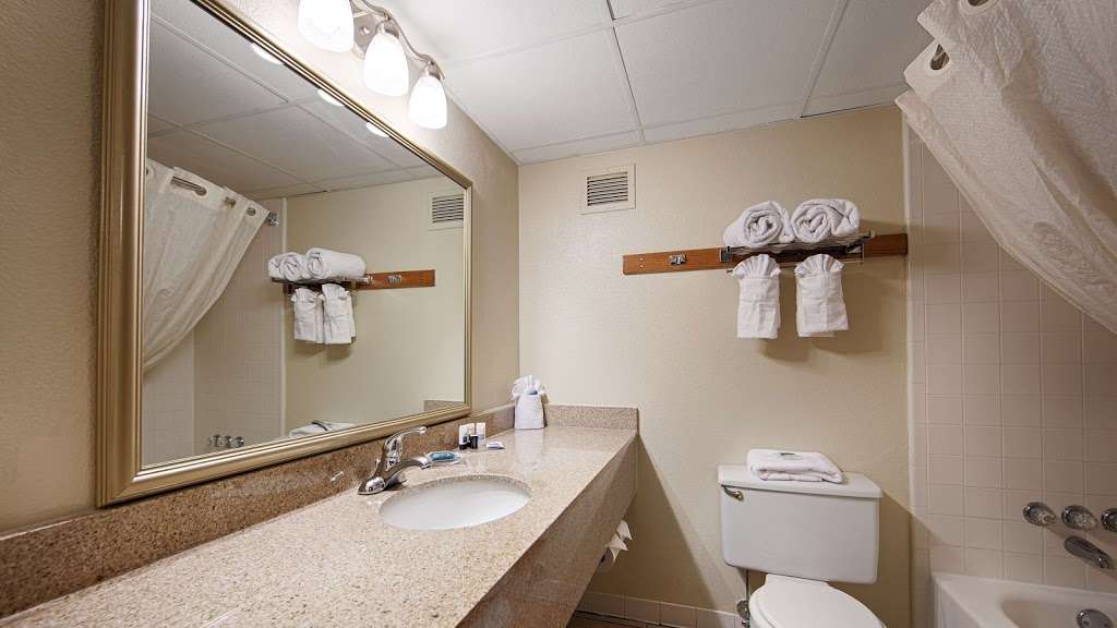 Best Western Sterling Hotel & Suites | 242 E Woodlawn Rd, Charlotte, NC 28217, USA | Phone: (704) 525-5454