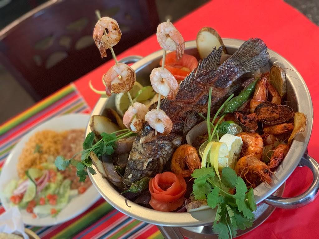 Don Cangrejo Cantina & Restaurant | 4171 S 76th St, Greenfield, WI 53220, USA | Phone: (414) 810-0482