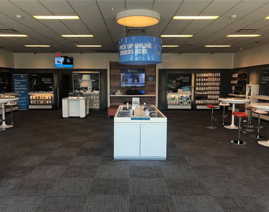 AT&T Store | 10100 City Walk Dr Suite 200, Woodbury, MN 55129, USA | Phone: (651) 501-0444