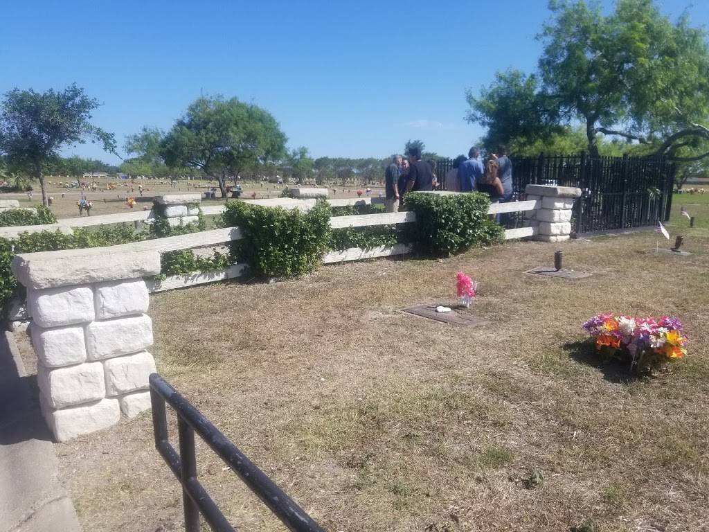Selenas Gravesite | Seaside memorial, Corpus Christi, TX 78412 | Phone: (361) 992-9411