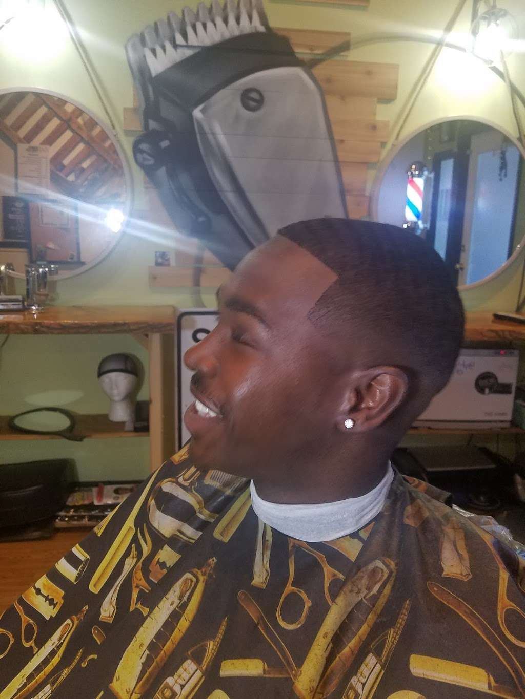 Barber Boutique | 5501 E 71st St #1b, Indianapolis, IN 46220 | Phone: (317) 480-0699