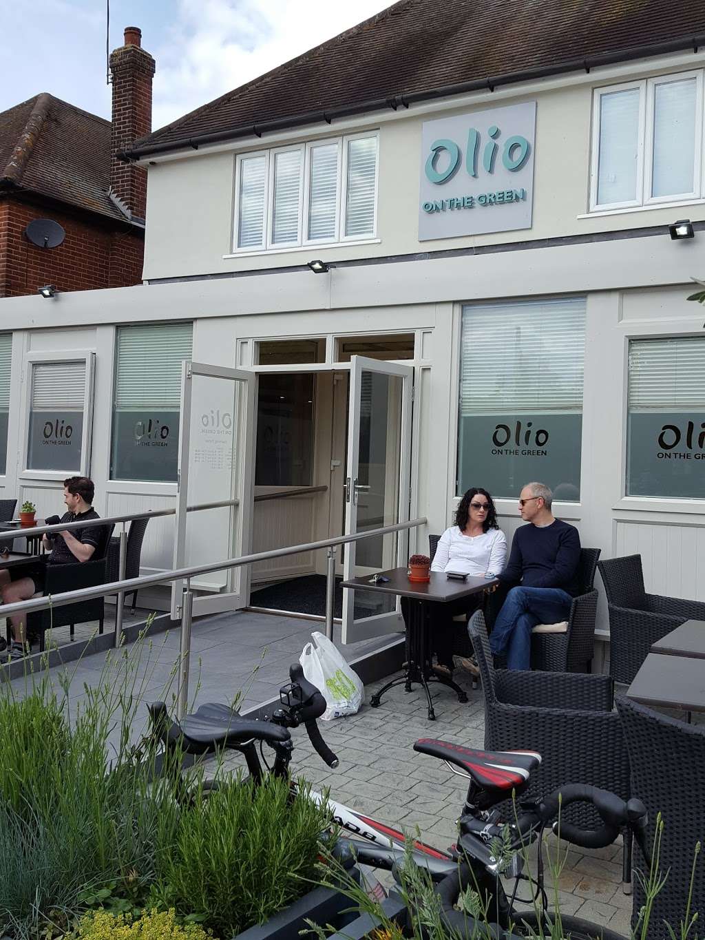 Olio On The Green | 12-14 The Green, Writtle, Chelmsford CM1 3DU, UK | Phone: 01245 424846