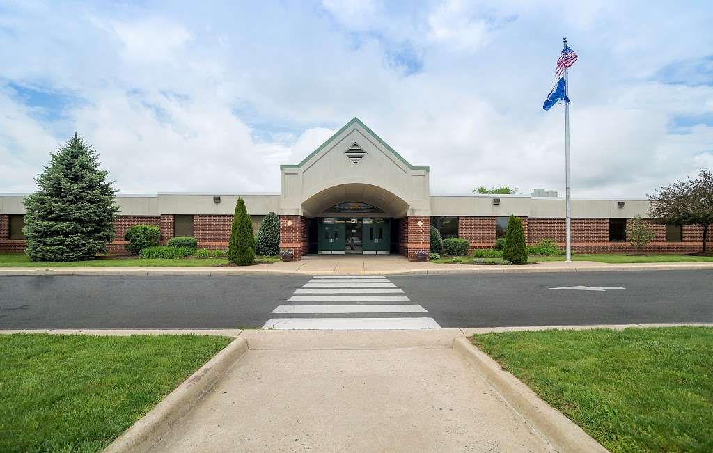 Evergreen Mill Elementary School | 491 Evergreen Mills Rd, Leesburg, VA 20175, USA | Phone: (571) 252-2900