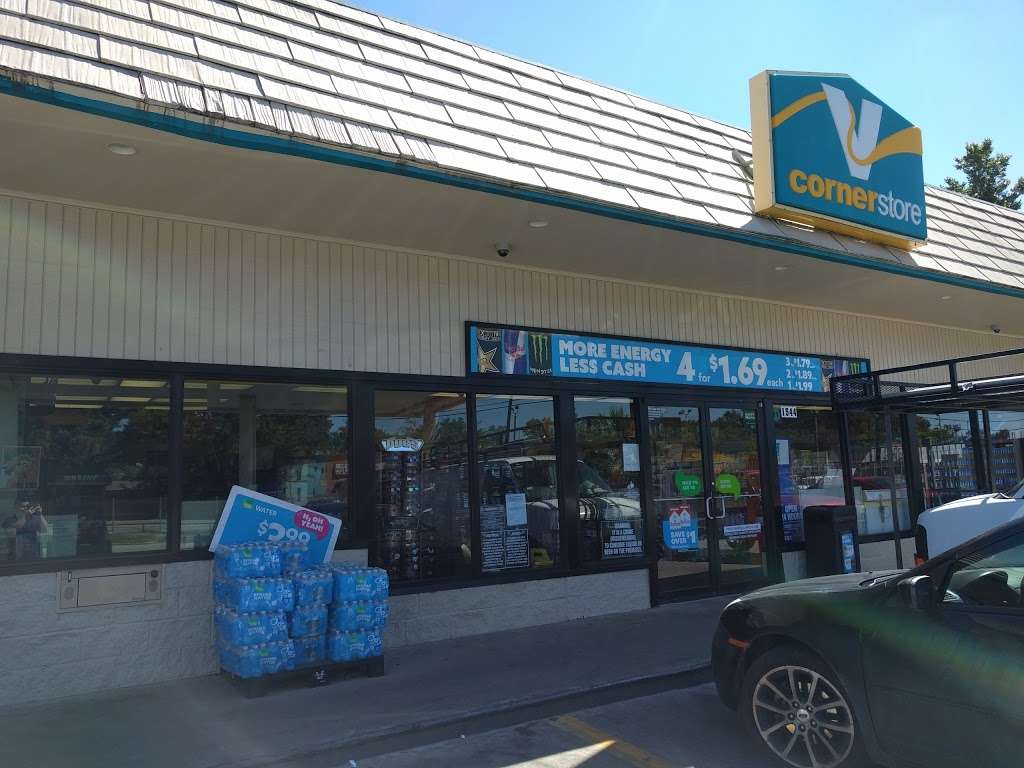 Valero Corner Store | 1544 N Shepherd Dr, Houston, TX 77008, USA | Phone: (713) 861-5044