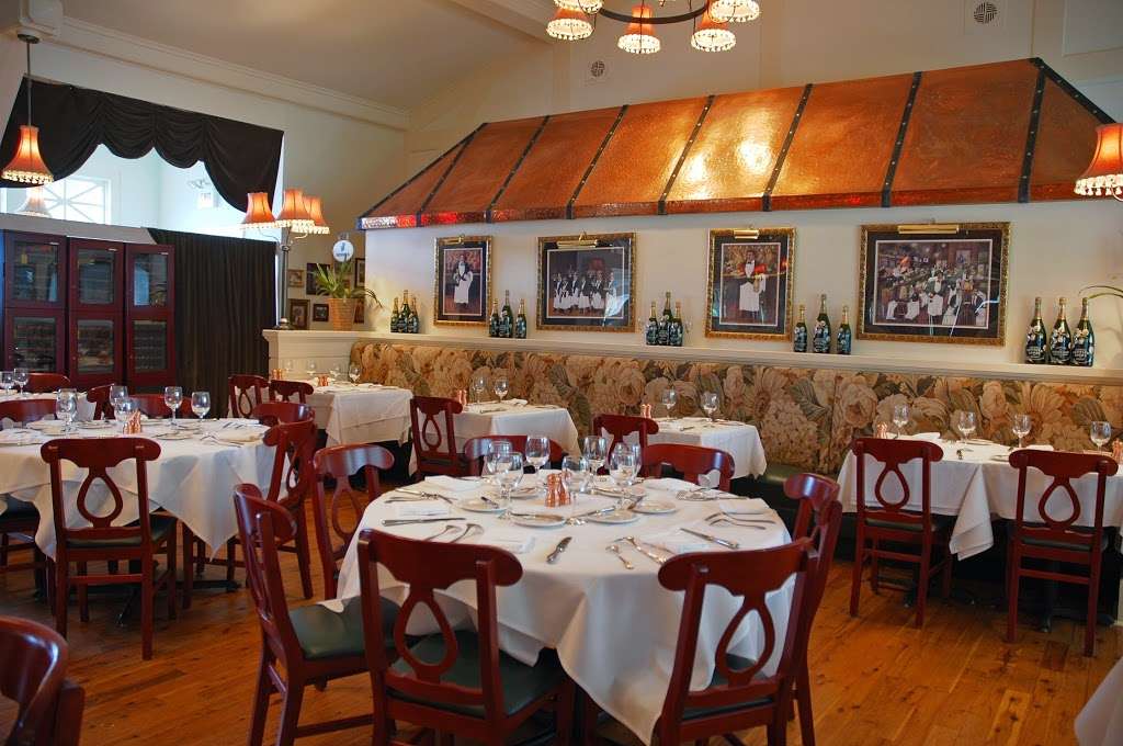 Bartolottas Lake Park Bistro | 3133 E Newberry Blvd, Milwaukee, WI 53211, USA | Phone: (414) 962-6300