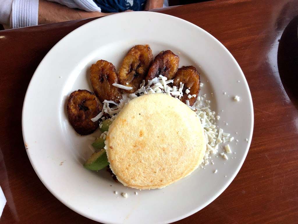 La Arepa | 582 Smithfield Ave, Pawtucket, RI 02860, USA | Phone: (401) 335-3711