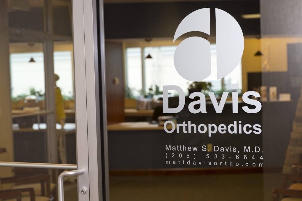 Davis Orthopedics: Dr. Matt Davis, MD | St. Vincents 119 Health & Wellness Center, 7191 Cahaba Valley Rd #205, Birmingham, AL 35242, USA | Phone: (205) 533-6644