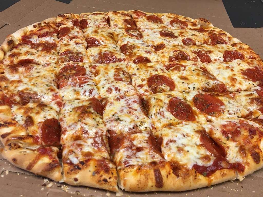 Rosatis Pizza Of Streamwood | 27 S Sutton Rd, Streamwood, IL 60107 | Phone: (630) 837-1515