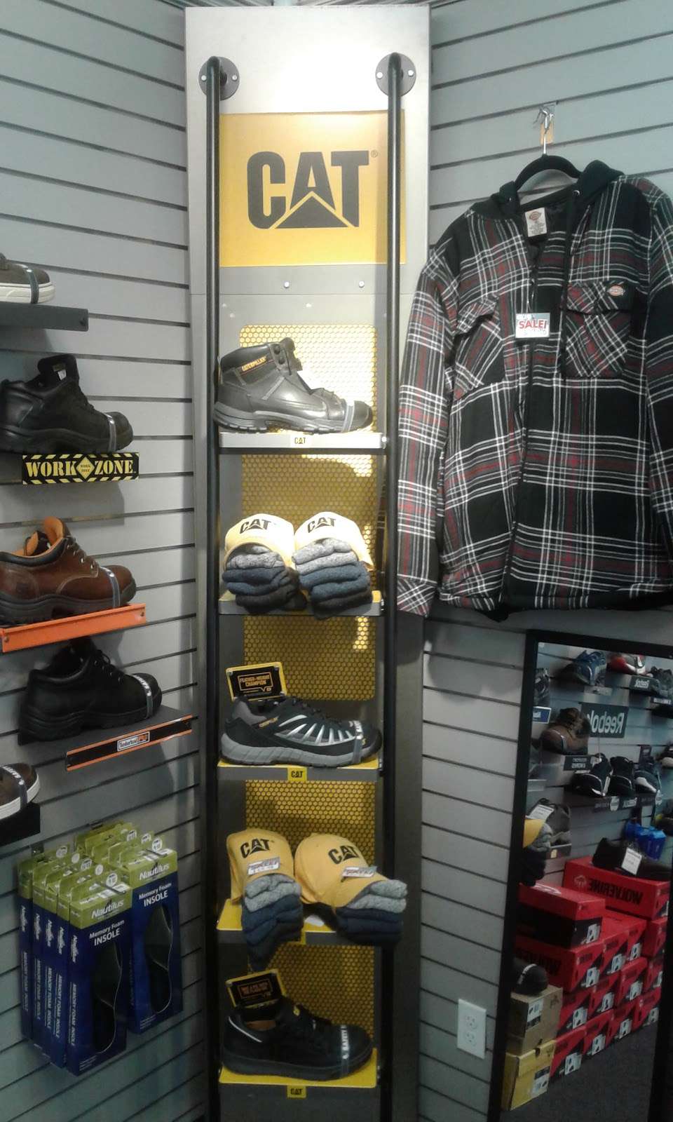 Boot World (Formerly KM Shoes) | 5531 Del Amo Blvd, Lakewood, CA 90713, USA | Phone: (562) 864-6420