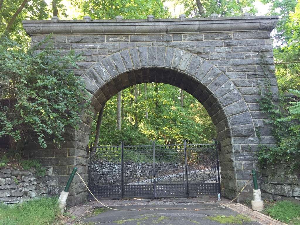 Moravian Cemetery | 2205 Richmond Rd, Staten Island, NY 10306, USA | Phone: (718) 351-0136