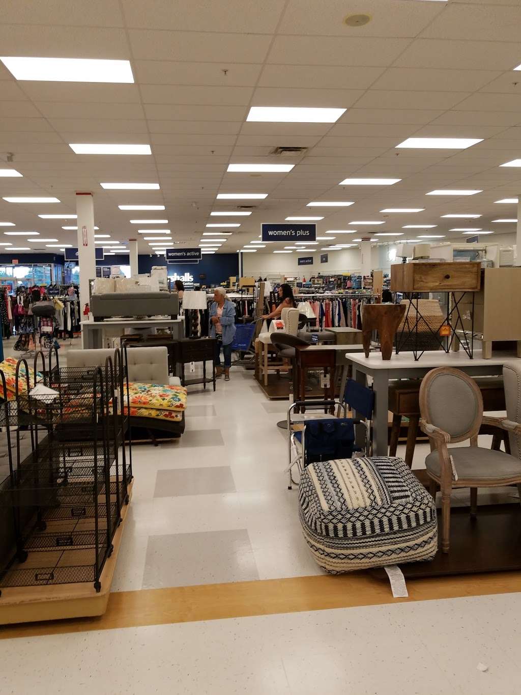 Marshalls | 785 S 25th St, Easton, PA 18045, USA | Phone: (484) 373-0210