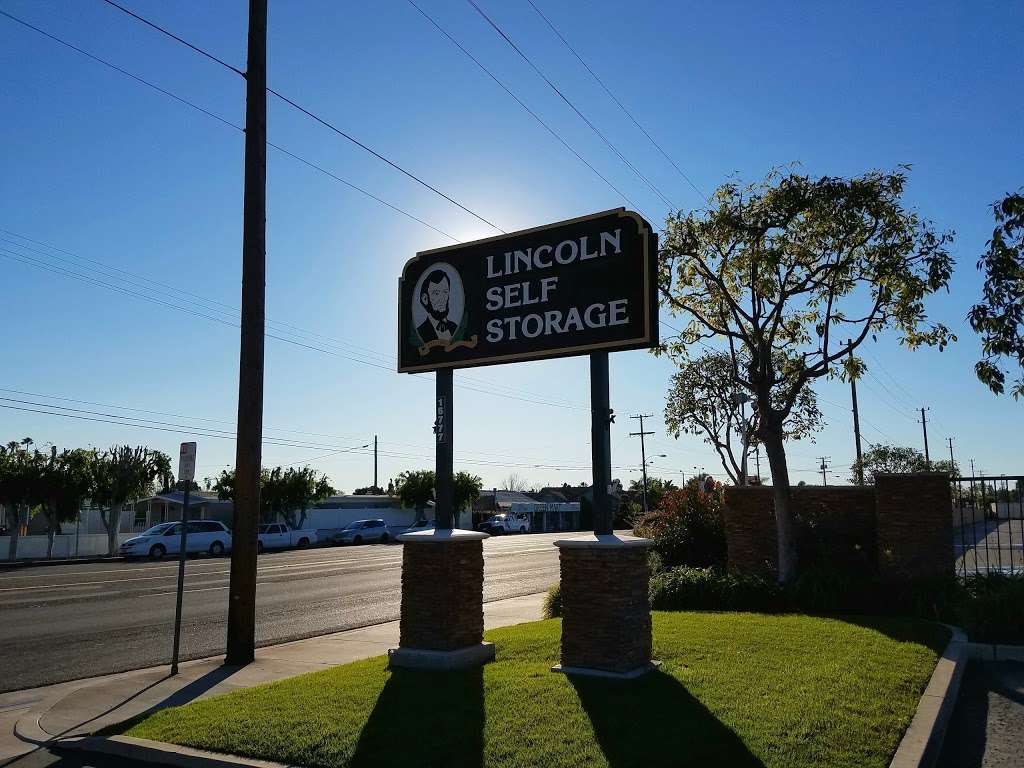 Lincoln Self Storage | 15777 E Lincoln Ave, Orange, CA 92865, USA | Phone: (714) 998-1032