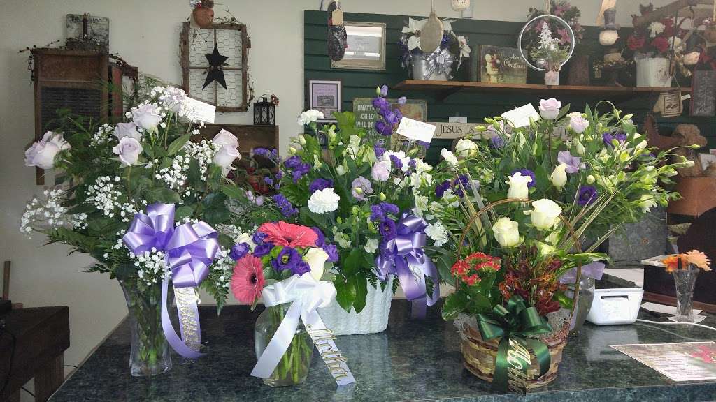 Auntie Bos Flowers and Gifts LLC | 990 PA-940 #101, Pocono Lake, PA 18347, USA | Phone: (570) 355-5252