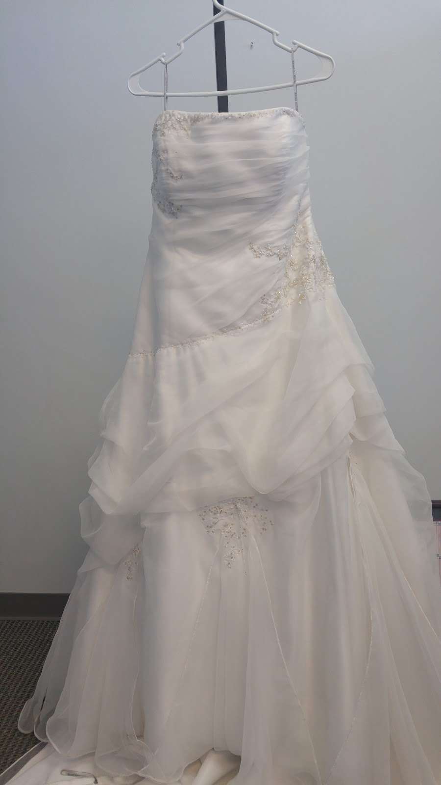 Royal Cleaners | 1821 E Santa Fe St, Gardner, KS 66030, USA | Phone: (913) 884-8421