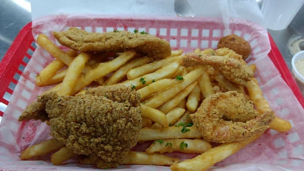 Catfish Station | 1706, 8110 Kirby Dr, Houston, TX 77054, USA | Phone: (713) 664-4445