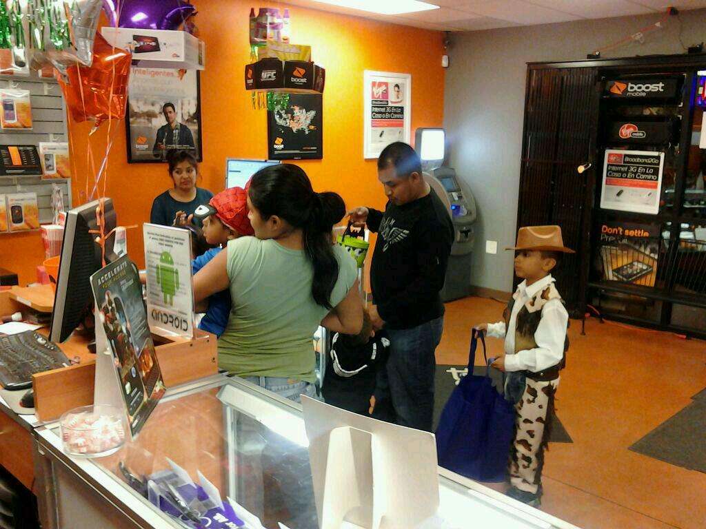 Metro by T-Mobile | 1015 S Bristol St, Santa Ana, CA 92703, USA | Phone: (714) 550-1001