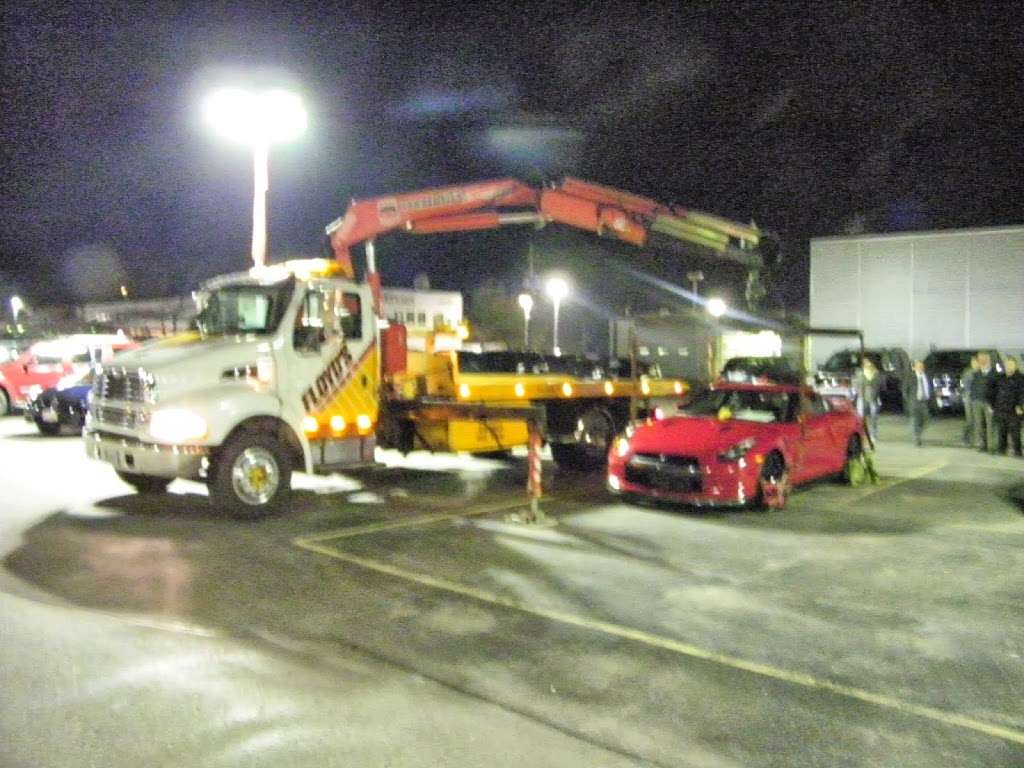 Floyds Towing & Recovery | 2812 120th Ave, Kenosha, WI 53144, USA | Phone: (262) 859-1984