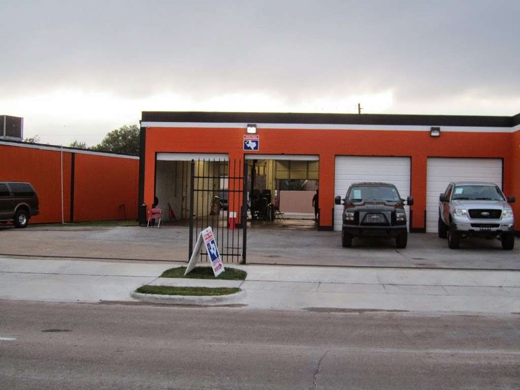 Autos-Mobiles | 1439 Blalock Rd, Houston, TX 77055, USA | Phone: (713) 827-1212