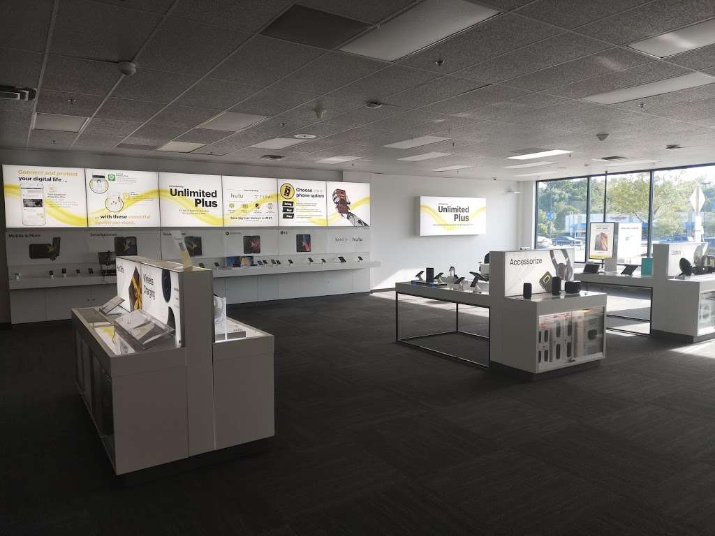 Sprint Store | 4365 NE Chouteau Trafficway #C, Kansas City, MO 64117 | Phone: (816) 492-2300