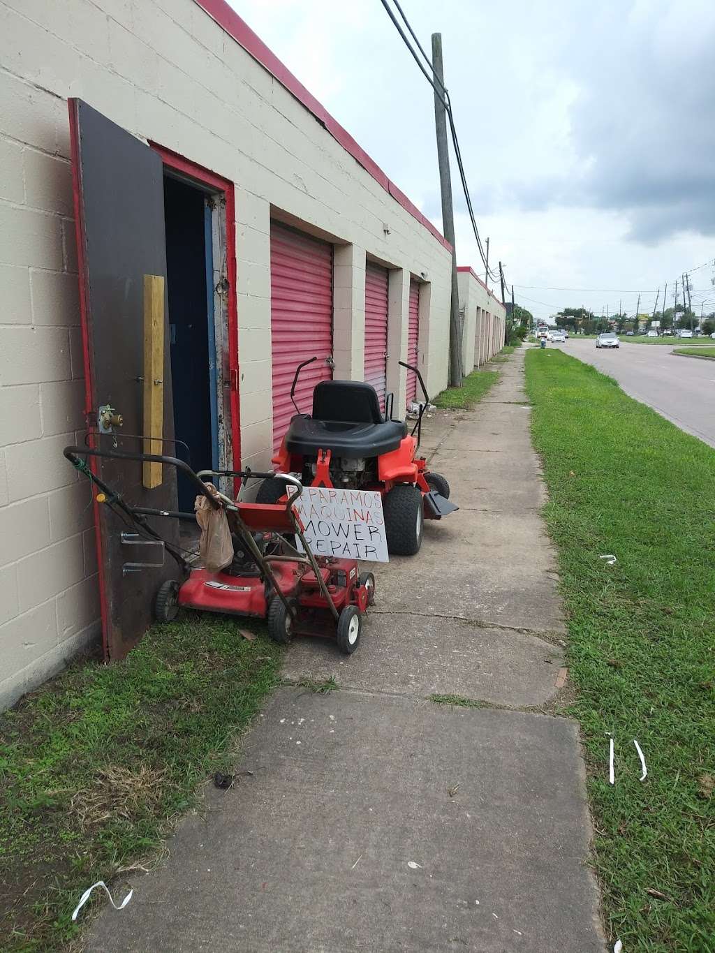 Hector`s Mower & Motorcycle Repair | 14023 S Post Oak Rd Unit B-1, Houston, TX 77045, United States | Phone: (832) 591-9275