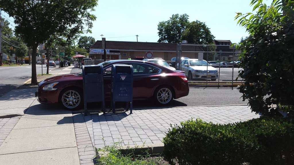 United States Postal Service | 210 Mountain Ave, Springfield Township, NJ 07081, USA | Phone: (800) 275-8777