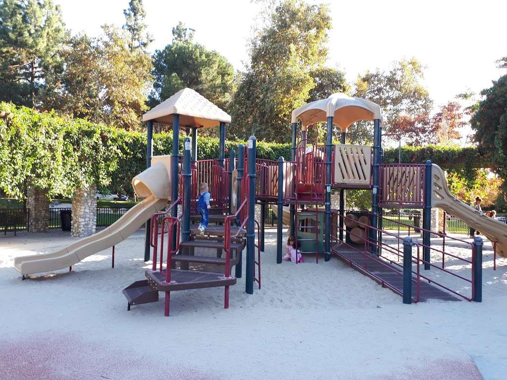 Coldwater Canyon Park | 1100 N Beverly Dr, Beverly Hills, CA 90210, USA | Phone: (310) 285-6820