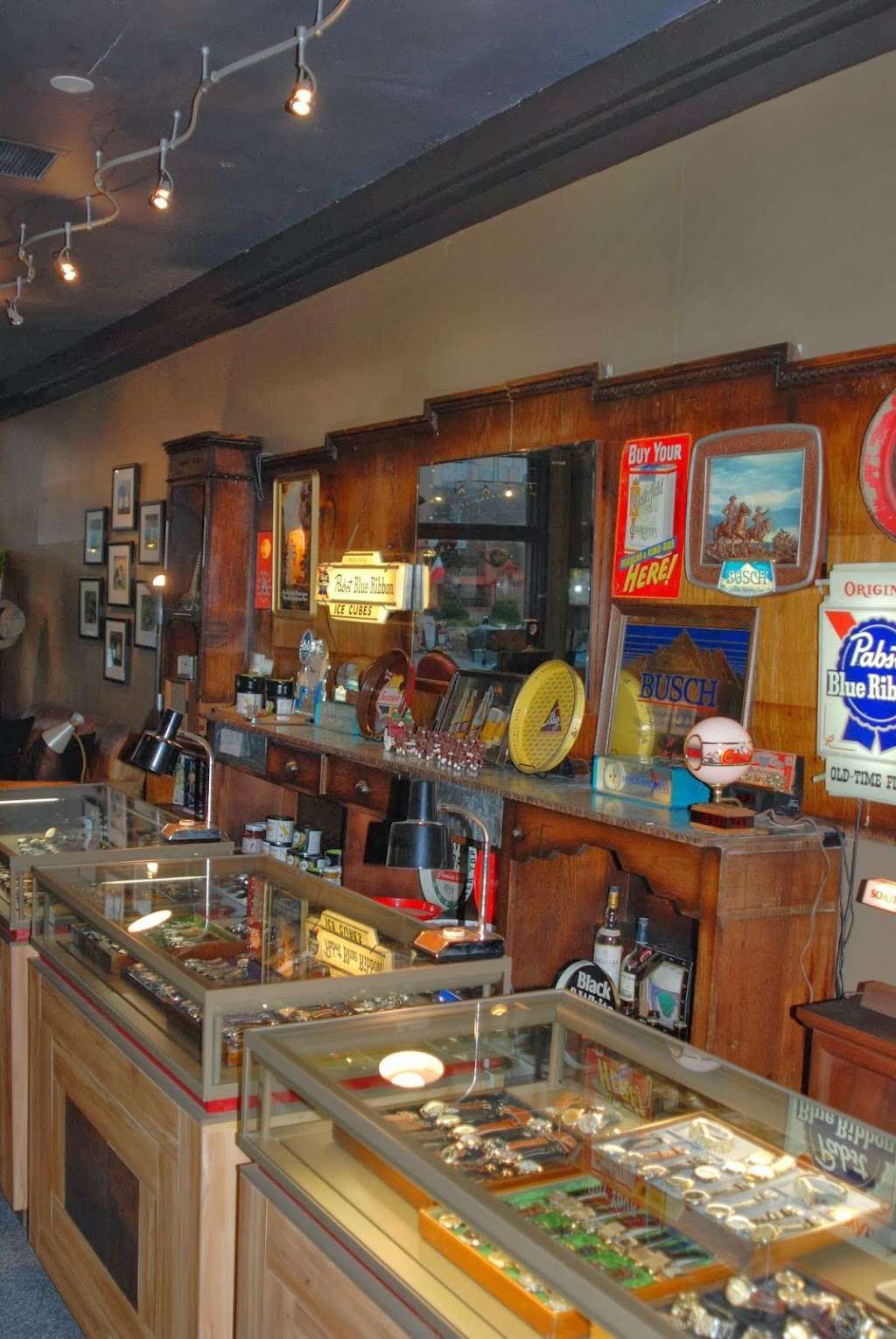 Cool Vintage Watches | 105 Main St, Parkville, MO 64152 | Phone: (816) 420-9085