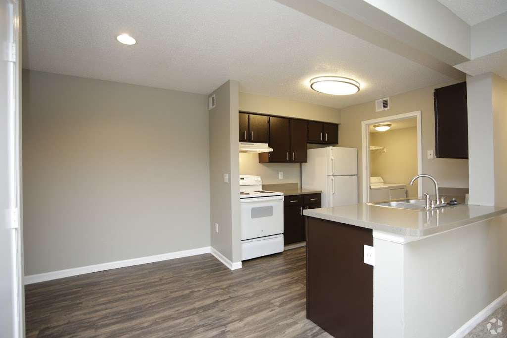 The Township Apartment Homes | 400 NE 103rd St, Kansas City, MO 64155, USA | Phone: (816) 734-4030